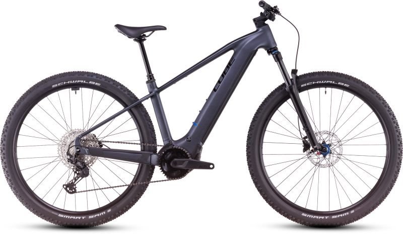 808210_S_00_800x800.jpg Cube Reaction Hybrid Pro 800 metallicgrey´n´black – Bild 1
